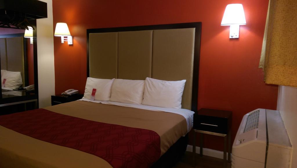 Econo Lodge ฟอร์ตลี ภายนอก รูปภาพ